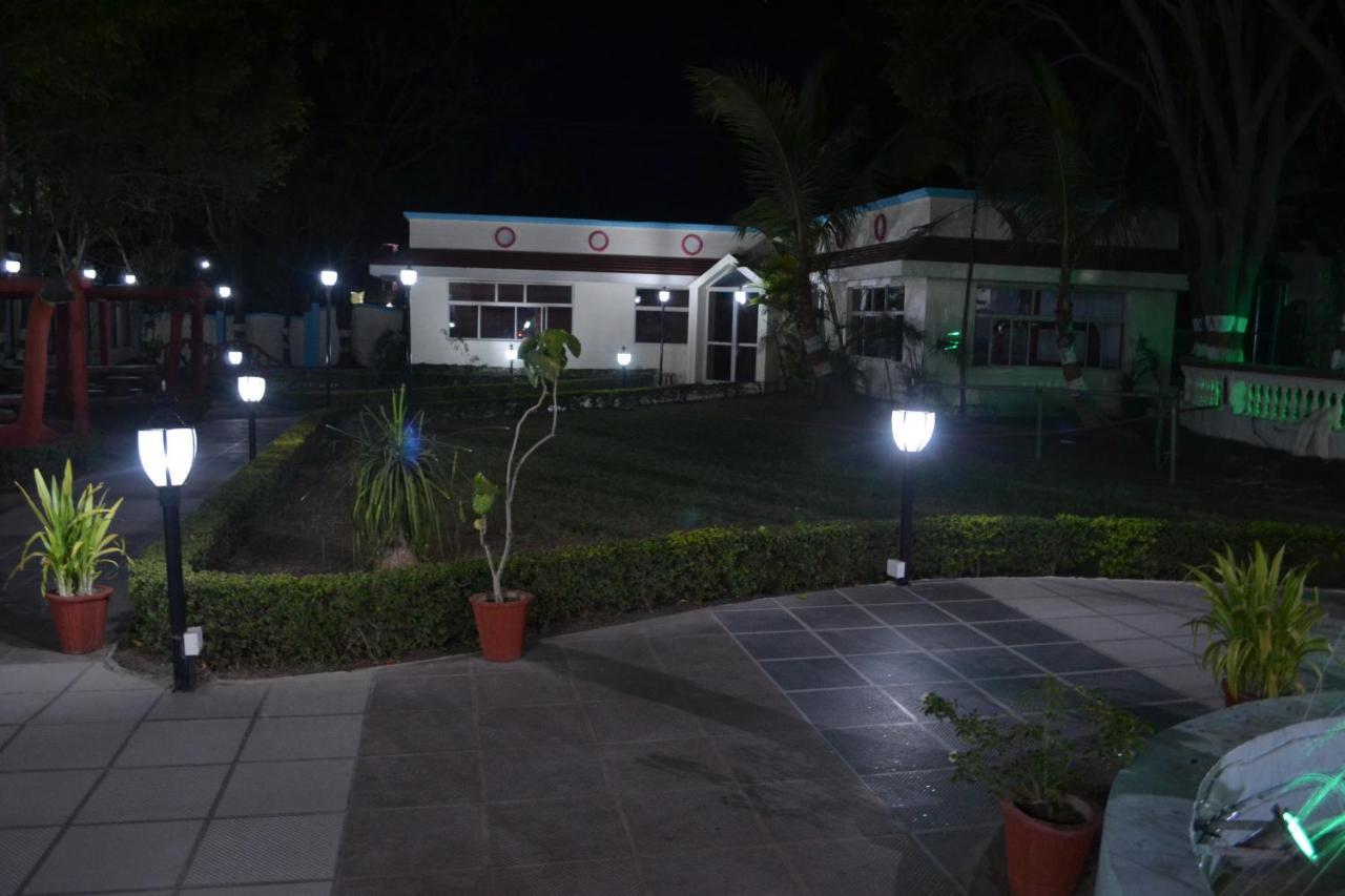 Fun And Food Resort & Holidays Harsola Exterior photo